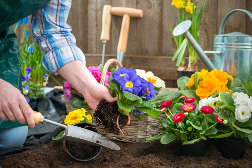 Free quote policy for Gardeners Enfield Lock services
